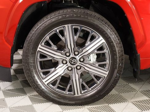 Used 2024 Toyota Sequoia Capstone image 21