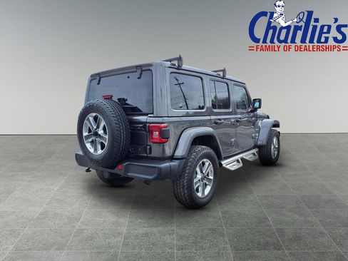 Used 2019 Jeep Wrangler Unlimited Sahara w/ Dual Top Group AWD/4WD image 4