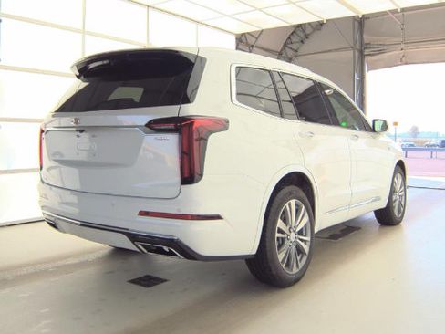 Used 2024 Cadillac XT6 Premium Luxury AWD/4WD image 5