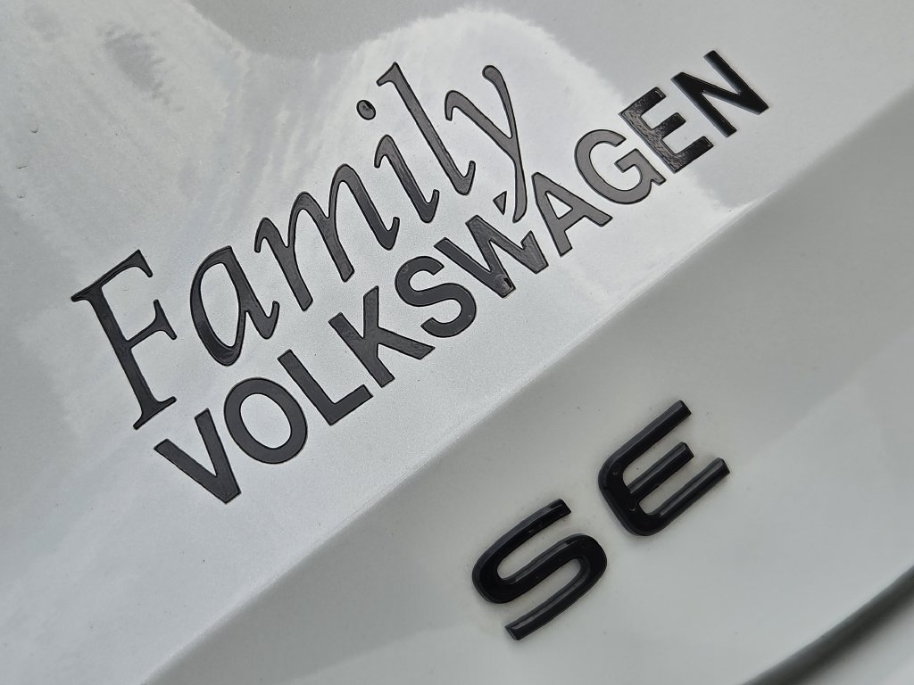 Used 2026 Volkswagen Tiguan SE R-Line FWD image 9