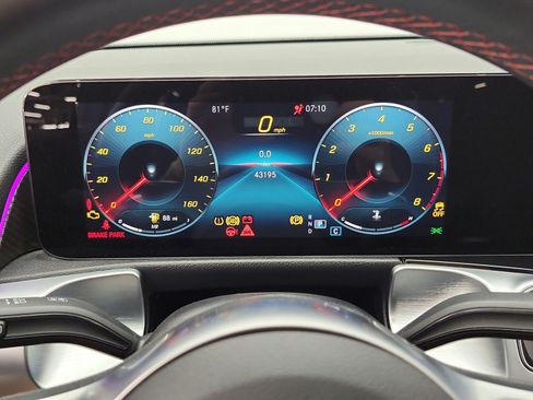 Used 2022 Mercedes-Benz GLB 250 image 9
