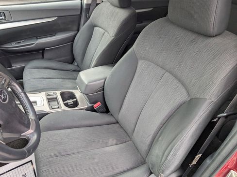 Used 2014 Subaru Outback 2.5i Premium image 6