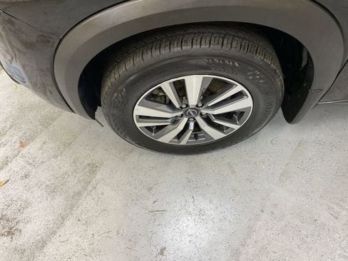 Used 2024 Nissan Pathfinder SL AWD/4WD image 11