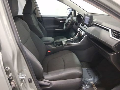 Used 2021 Toyota RAV4 XLE FWD image 18