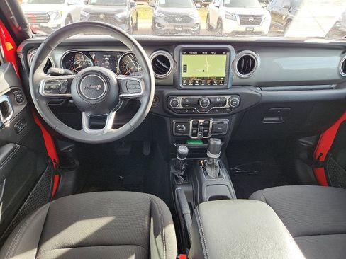 Used 2023 Jeep Wrangler Unlimited Sahara image 11