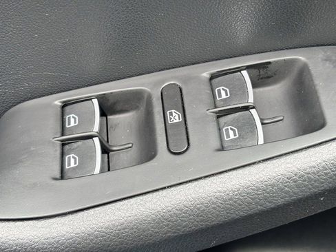 Used 2016 Volkswagen Jetta SEL image 18