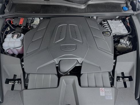 Certified 2026 Porsche Cayenne Coupe image 29