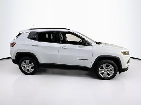 Used 2022 Jeep Compass Latitude AWD/4WD image 4