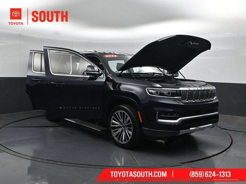 Used 2022 Jeep Grand Wagoneer Series III AWD/4WD image 64