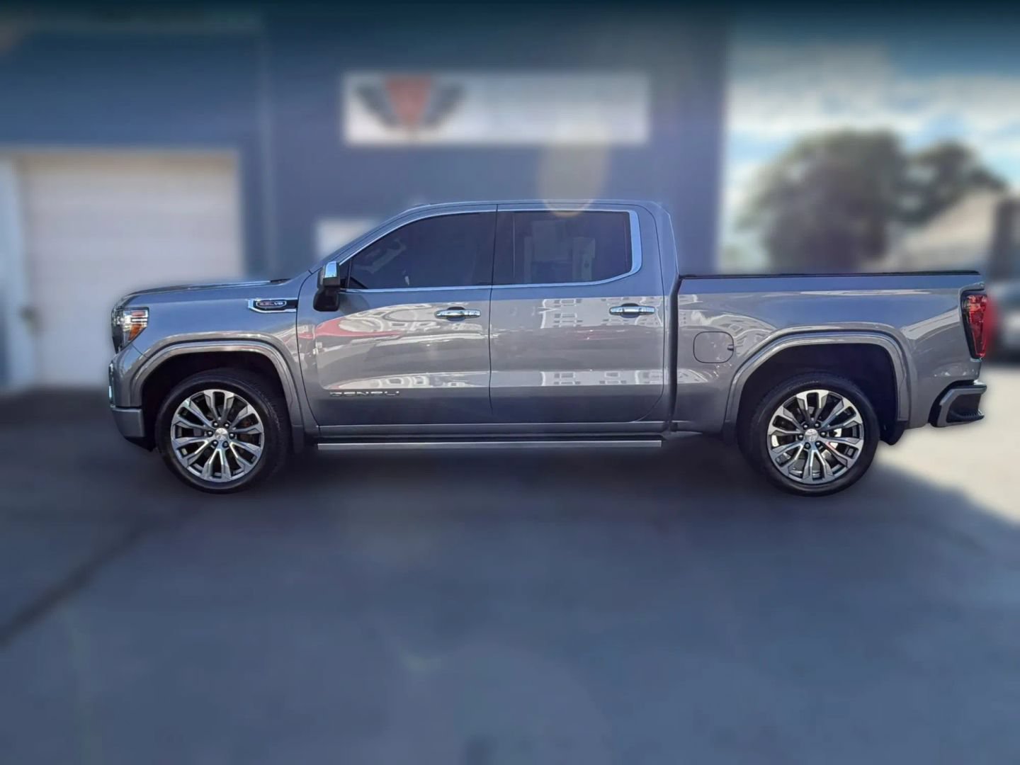Used 2020 GMC Sierra 1500 Denali w/ Denali Ultimate Package AWD/4WD image 5