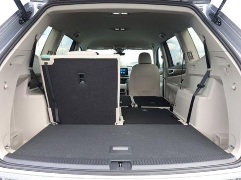 New 2026 Volkswagen Atlas SE image 8
