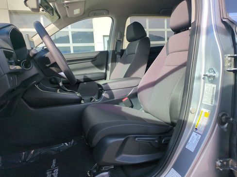 Used 2025 Honda CR-V LX image 18