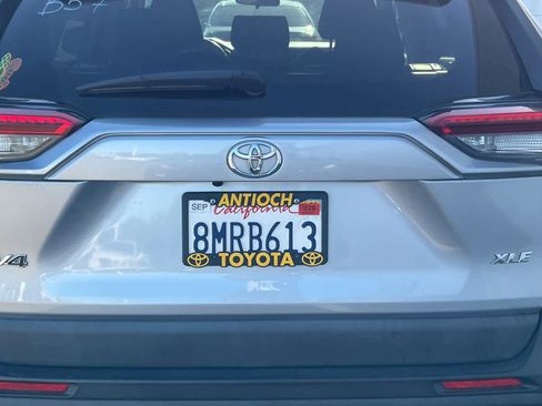 Certified 2019 Toyota RAV4 XLE w/ Carpet Mat Package FWD image 19