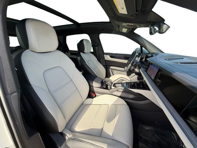 Used 2024 Porsche Cayenne S AWD/4WD image 16
