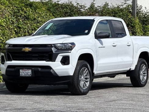 Used 2024 Chevrolet Colorado LT w/ LT Convenience Package II RWD image 9