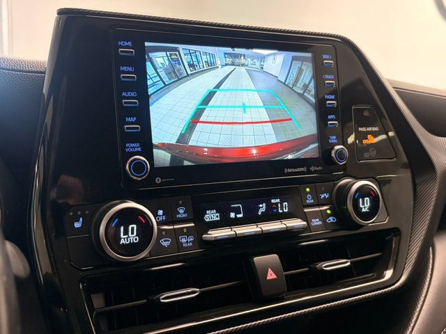 Used 2021 Toyota Highlander XSE AWD/4WD image 23