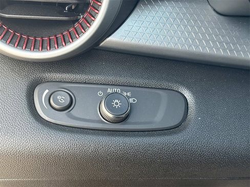 Used 2024 Chevrolet Trax RS w/ Driver Confidence Package image 26