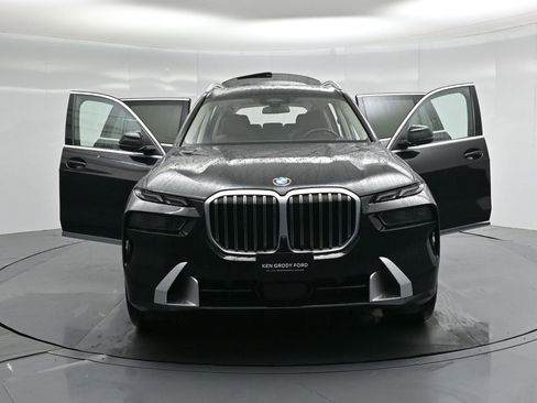 Used 2023 BMW X7 xDrive40i w/ Parking Assistance Package image 30