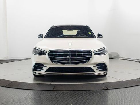 Used 2023 Mercedes-Benz S 580 4MATIC Sedan w/ AMG Line image 2