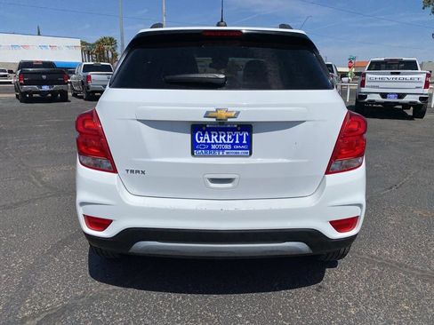Used 2021 Chevrolet Trax LT w/ LT Convenience Package FWD image 15