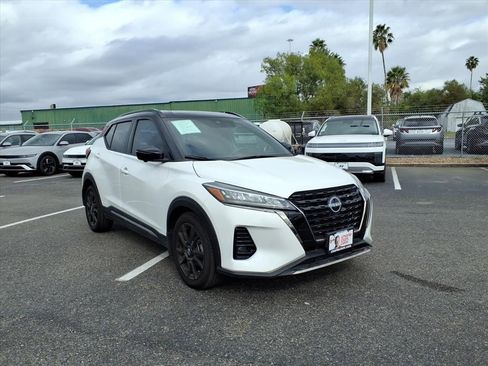 Used 2023 Nissan Kicks SR image 7