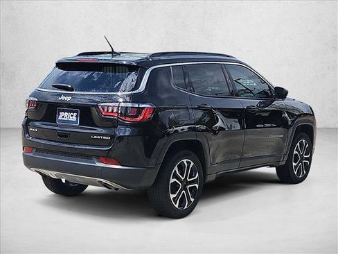 Used 2023 Jeep Compass Limited w/ Sun and Sound Group AWD/4WD image 5