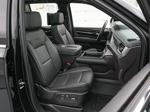 Used 2024 GMC Yukon Denali w/ Denali Reserve Package AWD/4WD image 30