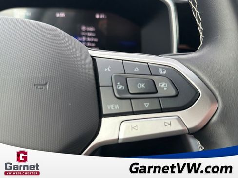 Certified 2025 Volkswagen Taos SE image 34