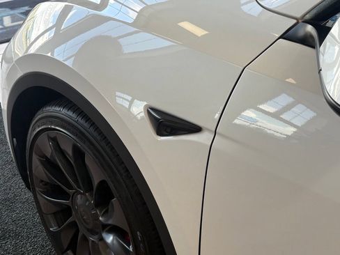 Used 2022 Tesla Model Y Performance AWD/4WD image 14