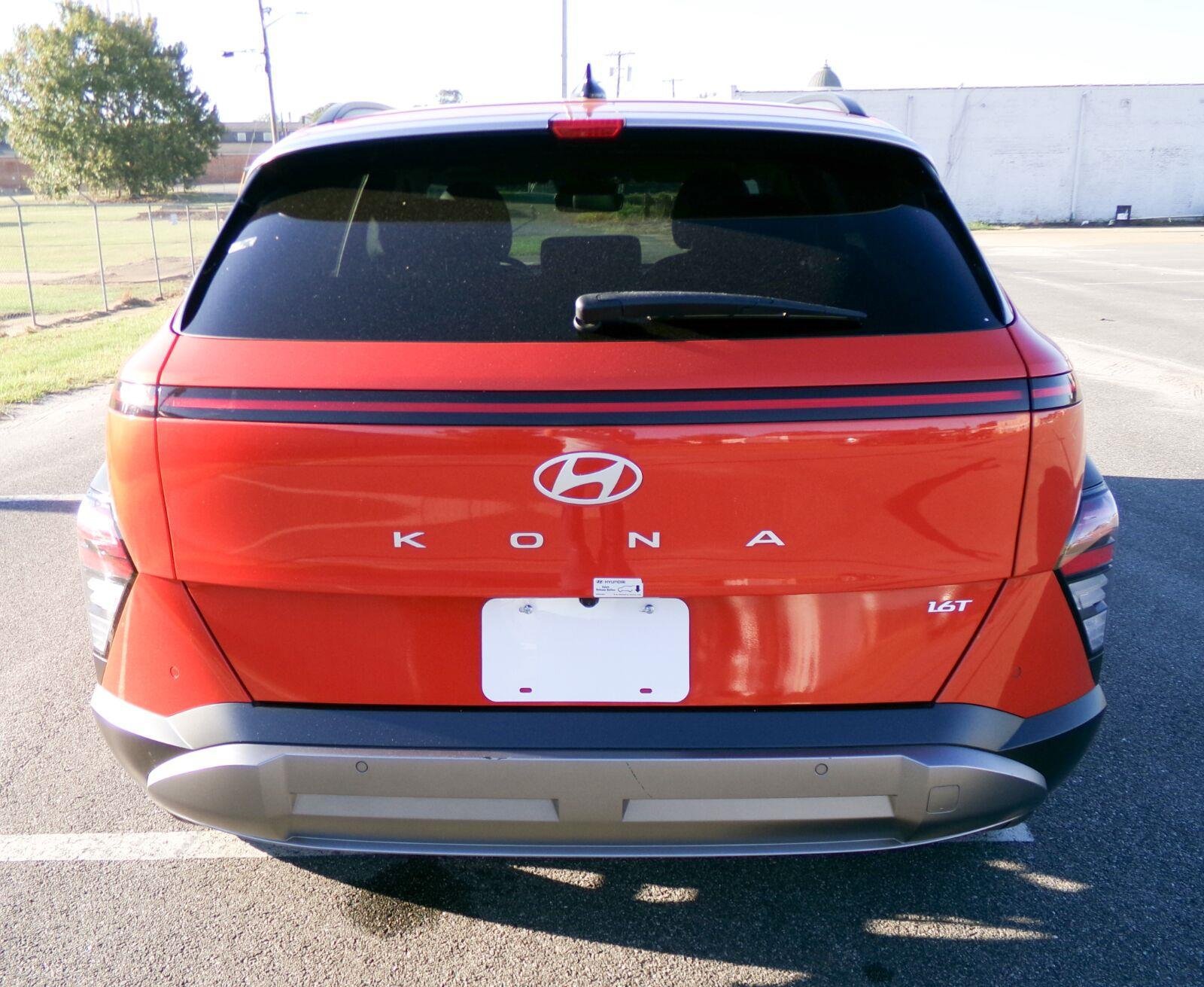 Used 2024 Hyundai Kona Limited FWD image 5