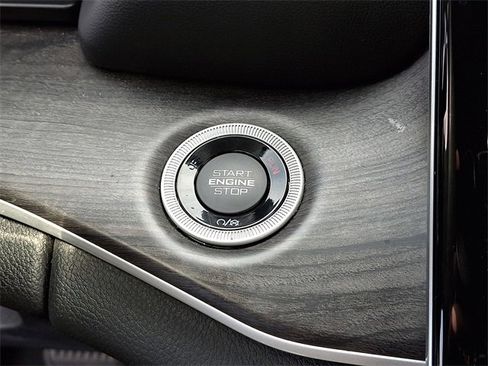 Used 2022 Jeep Grand Cherokee Limited image 23