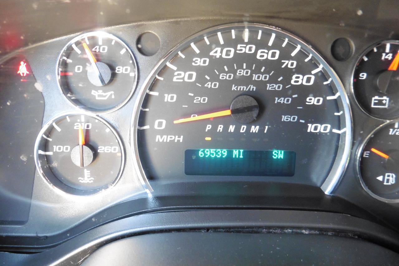 Used 2017 Chevrolet Express 2500 LT w/ LT Preferred Equipment Group RWD image 37