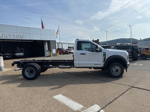 New 2025 Ford F550 XL image 6