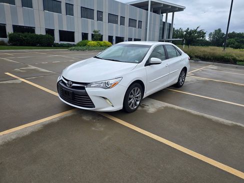 Used 2016 Toyota Camry XLE w/ Protection Package (Q2) FWD image 3
