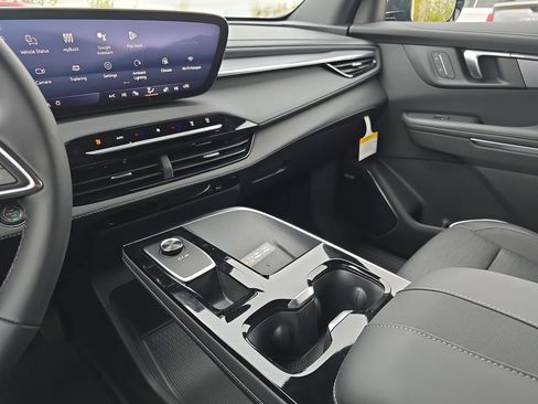 New 2026 Buick Enclave Sport Touring w/ LPO, Floor Liner Package AWD/4WD image 24