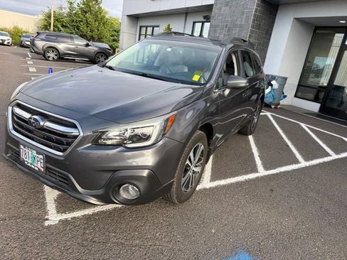 Used 2018 Subaru Outback 2.5i Limited w/ Popular Package #2 AWD/4WD image 3