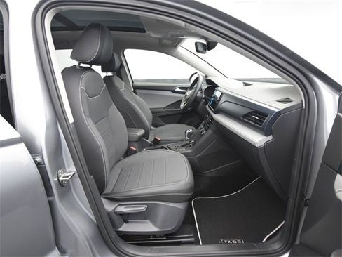 New 2024 Volkswagen Taos SE image 12