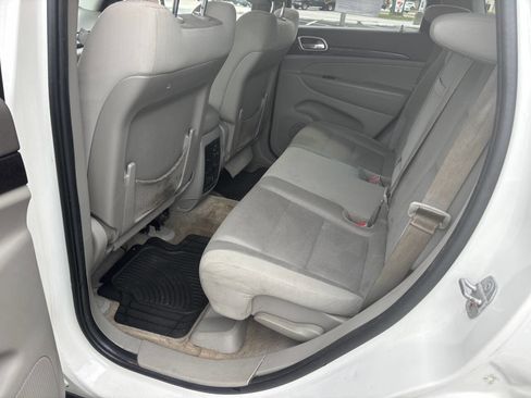 Used 2011 Jeep Grand Cherokee Laredo w/ Security & Convenience Group image 11