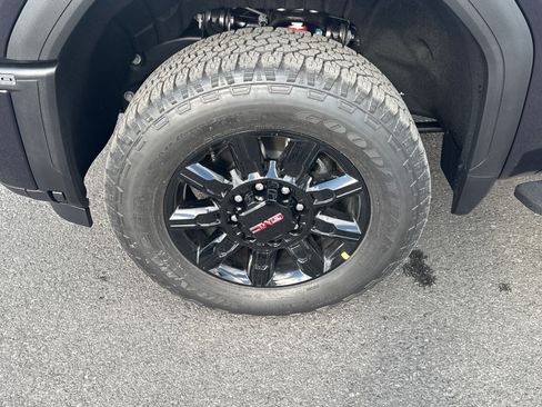 New 2026 GMC Sierra 2500 AT4 w/ AT4 Premium Plus Package AWD/4WD image 11