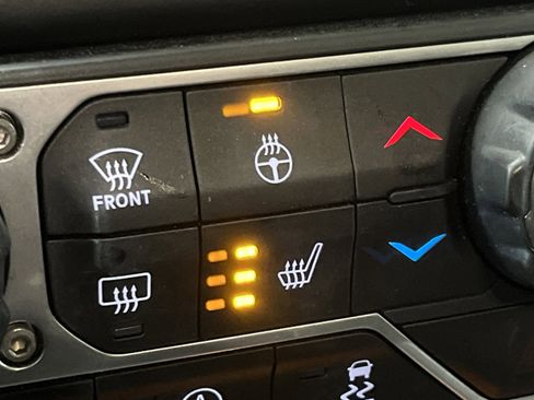 Used 2022 Jeep Wrangler Unlimited Sport image 23