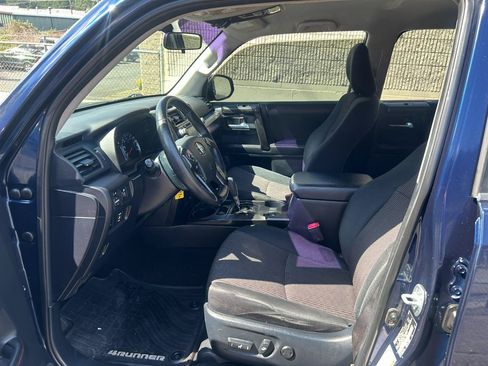 Used 2014 Toyota 4Runner Trail AWD/4WD image 9