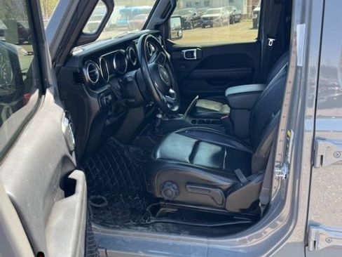 Used 2022 Jeep Wrangler Unlimited Sahara AWD/4WD image 4