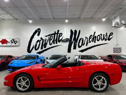 Used 2004 Chevrolet Corvette Convertible w/ Preferred Equipment Group RWD image 3