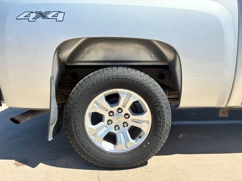Used 2011 Chevrolet Silverado 1500 LT AWD/4WD image 9