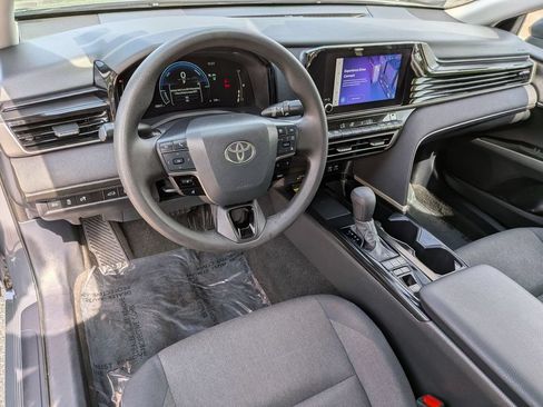 Used 2025 Toyota Camry LE FWD image 16