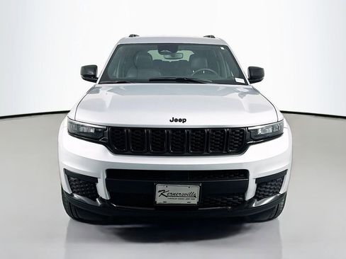 Used 2024 Jeep Grand Cherokee L Laredo image 2