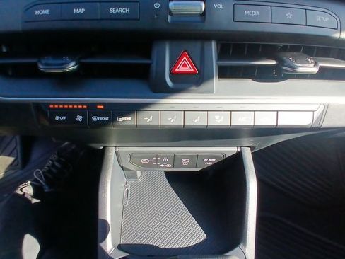 New 2026 Kia K4 FWD image 18