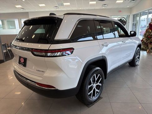 New 2025 Jeep Grand Cherokee Limited image 3