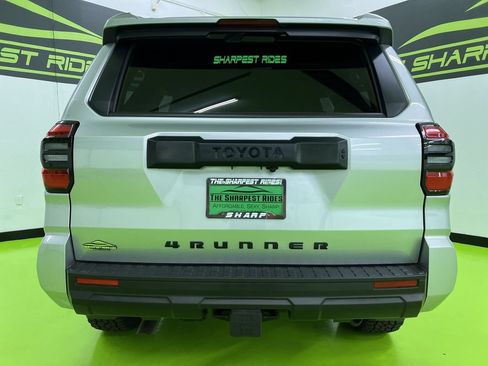 Used 2026 Toyota 4Runner SR5 AWD/4WD image 8