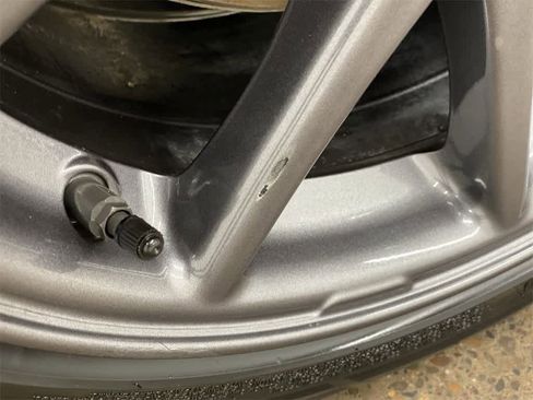 Used 2018 Tesla Model 3 Long Range image 29